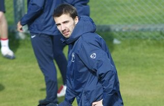 Szekely s-a operat ieri şi va lipsi pînă în septembrie! Găuri în oase şi injecţii cu plasmă!