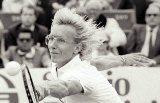 Joacă meciul vieţii » Martina Navratilova are cancer la sîn
