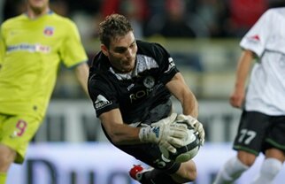 "Cîinii" îl vor pe Buchta