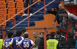 Liderii galeriei lui Poli au mers la stadion pentru a le cere socoteală elevilor lui Sabău