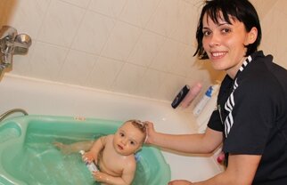 Viaţa interului stînga de la Gyor, Aurelia Brădeanu, se învîrte acum doar în jurul băieţelului ei în vîrstă de 10 luni