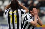Fanii i-au atacat pe jucătorii lui Juve cu ouă şi petarde!