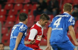 Fă echipa lui Dinamo pentru meciul cu Bistriţa!