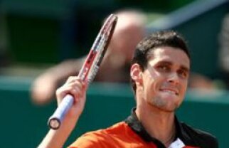 Hănescu,  în turul doi la Barcelona