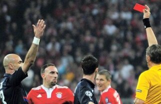 Meci dur la Munchen: Ribery şi Toulalan, eliminaţi!