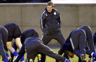 Jucătorii lui Fulham s-au antrenat pe autostradă :D