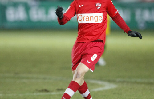 "Cîinii" au un jucător care nu va plînge dacă nu-şi primeşte banii » Ţucudean are maşină de 150.000 de euro