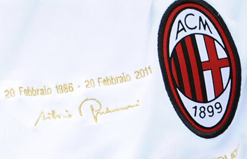 Tricou aniversar cu noroc »  Berlusconi, un sfert de secol la AC Milan