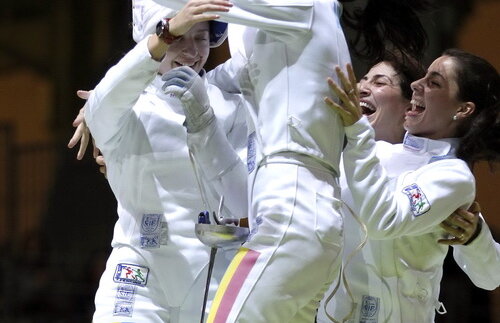 Scrimerele de aur reintră în competiţie » Întoarcerea campioanelor