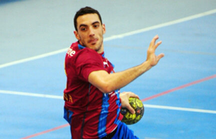 Ce au fost şi ce au ajuns » Steliştii stîrnesc amuzamentul spectatorilor şi la handbal :)