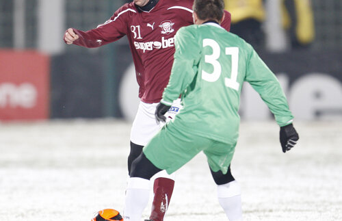 Candido Costa a impresionat ca fundaş dreapta » Lusitan superior