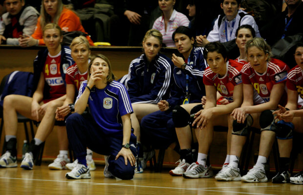 După înfrîngerea cu Itxako, Anja şi-a dus echipa la restaurant