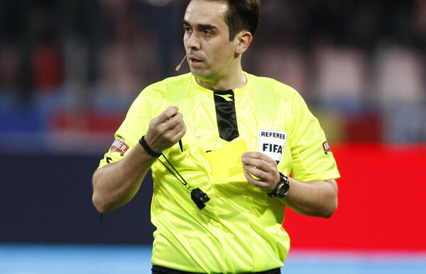 Augustus Constantin a suferit o întindere la meciul de la Vaslui şi a fost schimbat în minutul 50