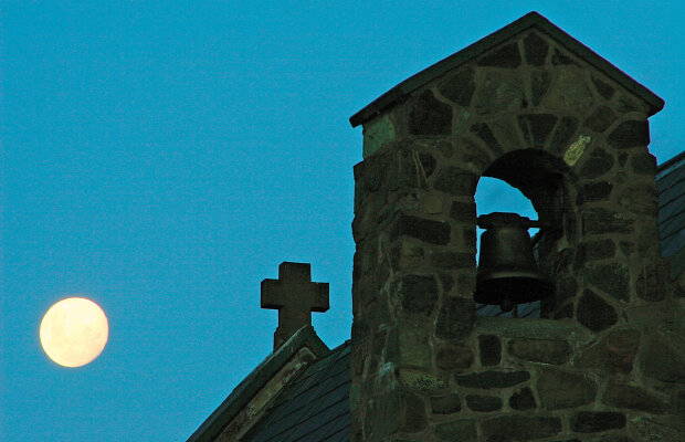 Gazeta Sporturilor vă oferă miercuri, 16 martie, romanul poliţist "Furtună solară", de Asa Larsson » Crimă la Cercul Polar