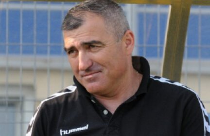 VIDEO / Petre Grigoraş nu poate conta pe 6 jucători: "Nu pot să fiu luat de măscărici. Pregătesc o echipă şi o să joace alta"