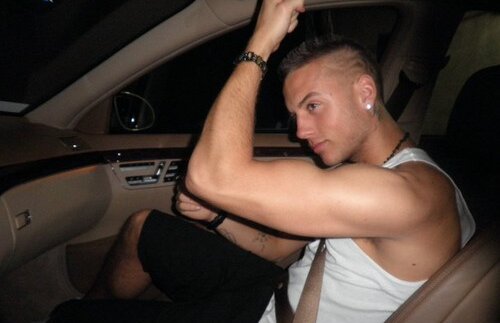 Un fotbalist suedez îşi declară homosexualitatea