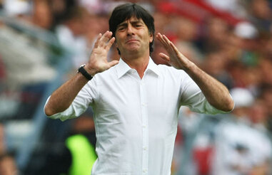 Joachim Low rămîne selecţionerul Germaniei pînă în 2014