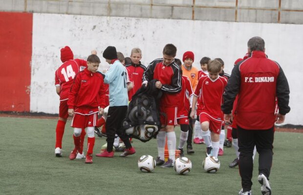 GALERIE FOTO » GSP îţi prezintă "Dinamo Kids", grupa '99 care a luat titlul în acest an!
