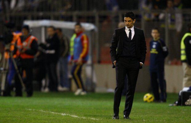 Sondaj / Ce ar trebui să facă Lucescu după înfrîngerea din Bosnia?