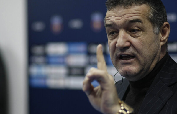 Becali pune presiune înainte de Timişoara - Steaua: "E meciul decisiv!"