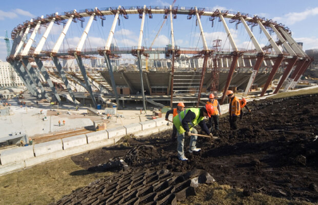 În Ucraina e ca la noi! Costul "Olimpicului" din Kiev a fost suplimentat cu 125 de milioane de euro