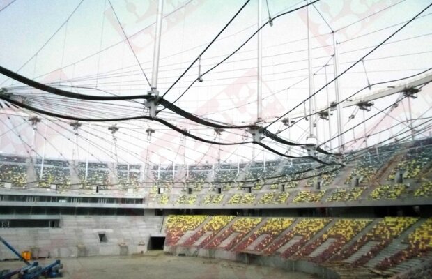 Acoperişul de pe National Arena urcat pe jumătate: "Într-o săptămînă îl ridicăm complet"