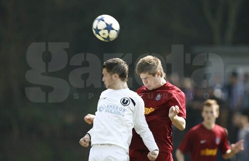 FOTO! Derby-ul Clujului are nerv şi la juniori » Copiii pun osul tare