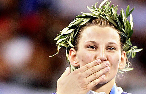 Cădere de la etaj » O medaliată cu argint la JO 2004 a decedat în condiţii încă neelucidate