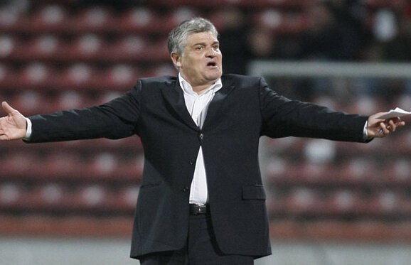 Probleme pentru Andone: Cine marchează pentru Dinamo? VOTEAZĂ!