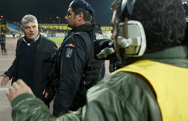 FOTO » Ioan Andone, la un pas de bătaie cu un cameraman!