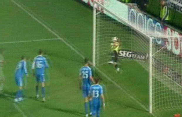 VIDEO / Cassio egalează pentru Rapid, după o fază controversată