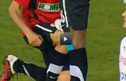 VIDEO / Menassel i-a curăţat ghetele lui Tony după ce acesta a marcat golul victoriei