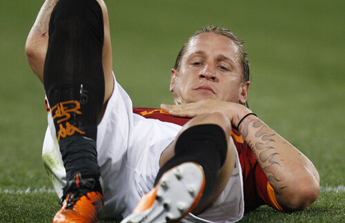 Mexes, out pentru Bucureşti? » Accidentat grav, liderul apărării Franţei lipseşte 6 luni