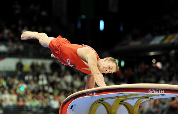 Koczi vrea o săritură care să-i poarte numele » Alţi 8 români care au revoluţionat gimnastica