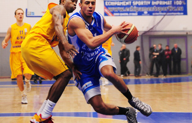 BC Mureş a renuntat la americanul Dwight Lewis