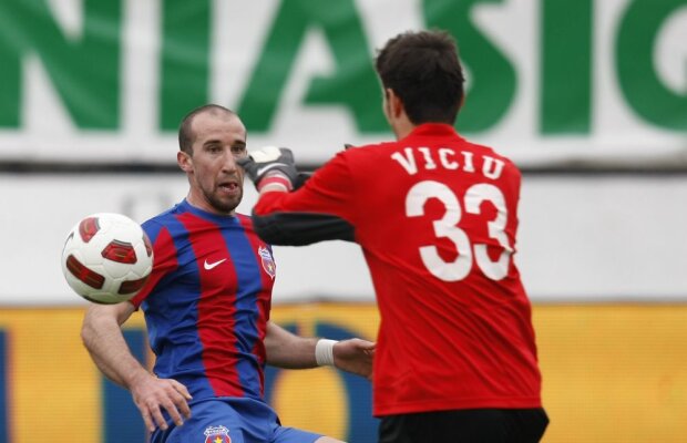 Mulţescu îl tăvăleşte pe Viciu: "Azi am jucat fără portar"