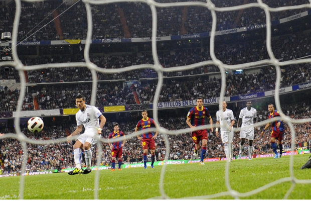 Ronaldo, "lipit" de minge