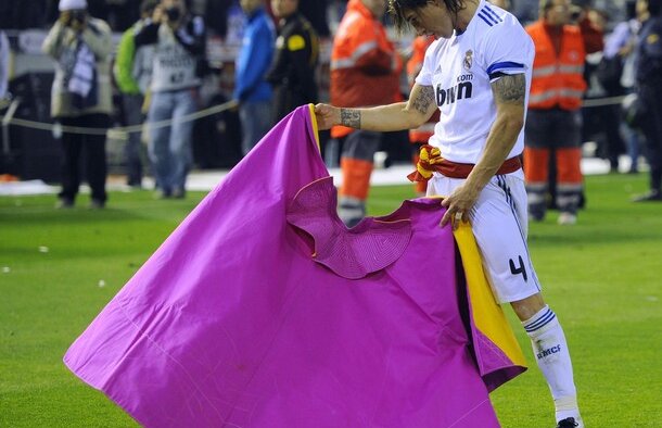 FOTO şi VIDEO de colecţie pentru fanii Realului: toreadorul Ramos i-a înnebunit!