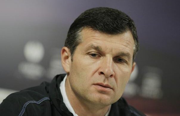 Sabău îşi încurajează foştii jucători: "Sînt în continuare favoriţi la titlu"