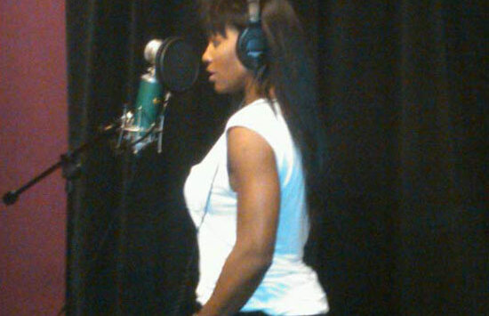 Serena Williams, o viitoare cîntăreaţă de succes? :D