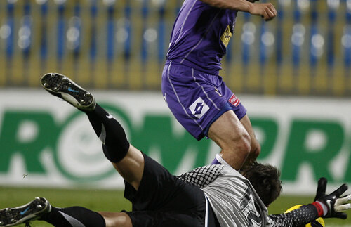 Poli depăşeşte Vasluiul după ce a învins-o pe U Cluj » Arme albe