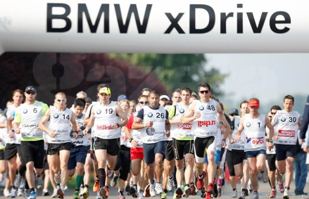 GALERIE FOTO / Două echipe româneşti se bat pentru cele trei BMW-uri X3 puse în joc