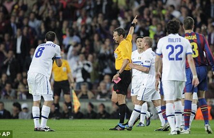 Unul din inamicii lui Mourinho arbitrează Barca - Real!