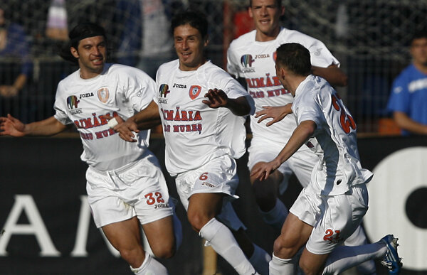 VIDEO » Pune Sabău piedică Rapidului? În tur a bătut Tîrgu Mureş!