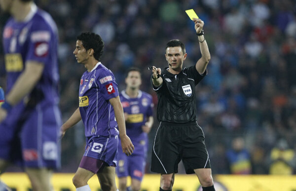 ATENŢIE la cartonaşe Timişoara! 10 jucători sînt la limita suspendării pentru «finala» cu Oţelul