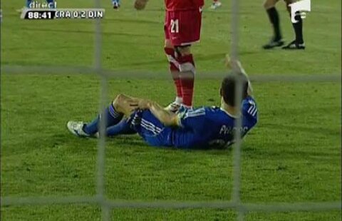 VIDEO / Prepeliţă cade în careul lui Dinamo » Trebuia acordat penalty?