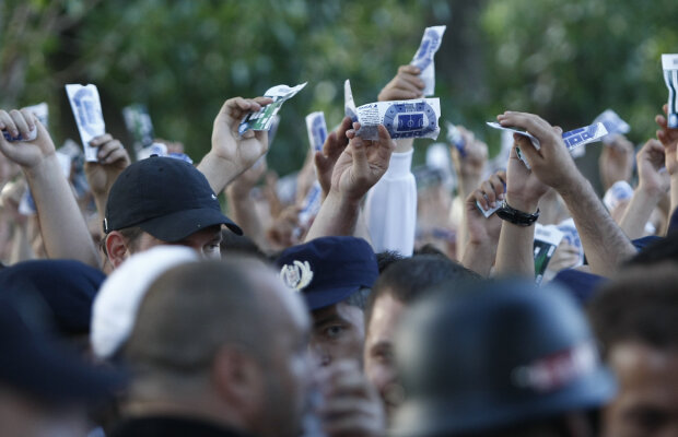 Clubul Oţelul a dat afară casierii de la casele de bilete pentru că aceştia făceau speculă