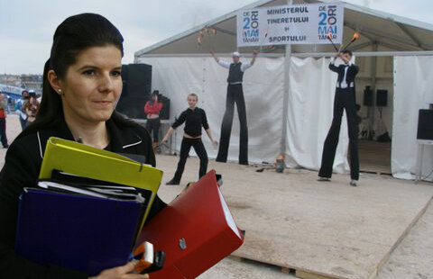 Ridzi: "Să dăm bani la handicapaţi, la chestii care te apucă plânsu, mila!”