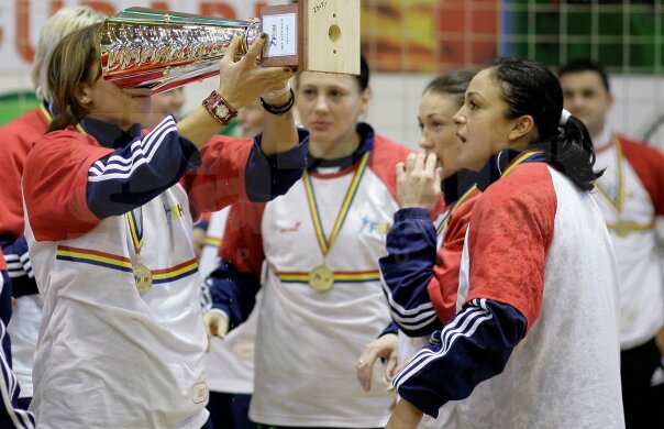 FOTO// Oltchim a primit medaliile de campioană! Vezi imagini de la festivitatea de premiere!