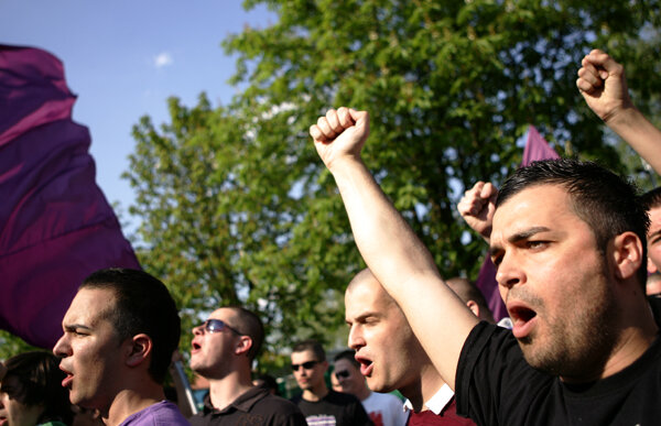 Fanii Timişoarei fac haz de necaz: "Balada retrogradării" :)